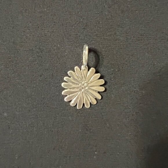 Sterling Silver Flower Pendant - Picture 1 of 1